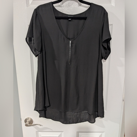 Torrid Deep Black Georgette Zip-Front Blouse in Size 1 (14/16) - Picture 2 of 11